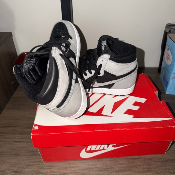 Nike Air Jordan 1 Retro High Shadow 2.0 - Picture 2 of 3